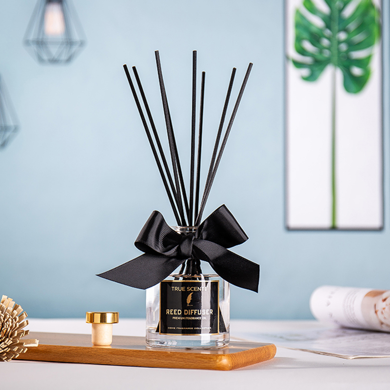 Difusor de láminas de aromaterapia de alta gama popular y caliente de 220 ml sin fuego, transparente y con aromas cambiantes