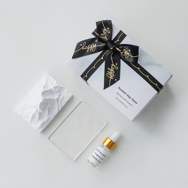 Difusor de aire acondicionado de yeso macizo Colgante de piedra Aromaterapia ecológica Decoración de interiores de automóviles Perfume de salida de aire para bodas